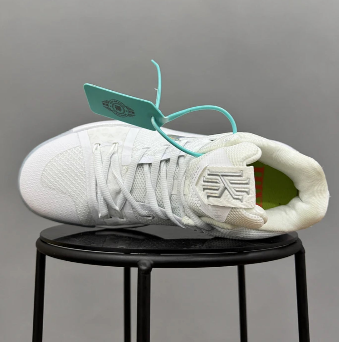 Nike Kyrie 3 White Tornasol