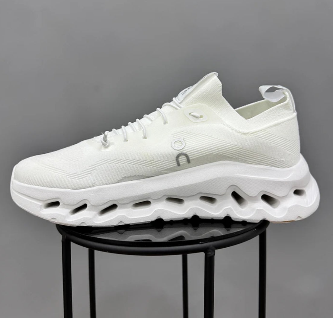 On Cloudtilt Loewe Blanca