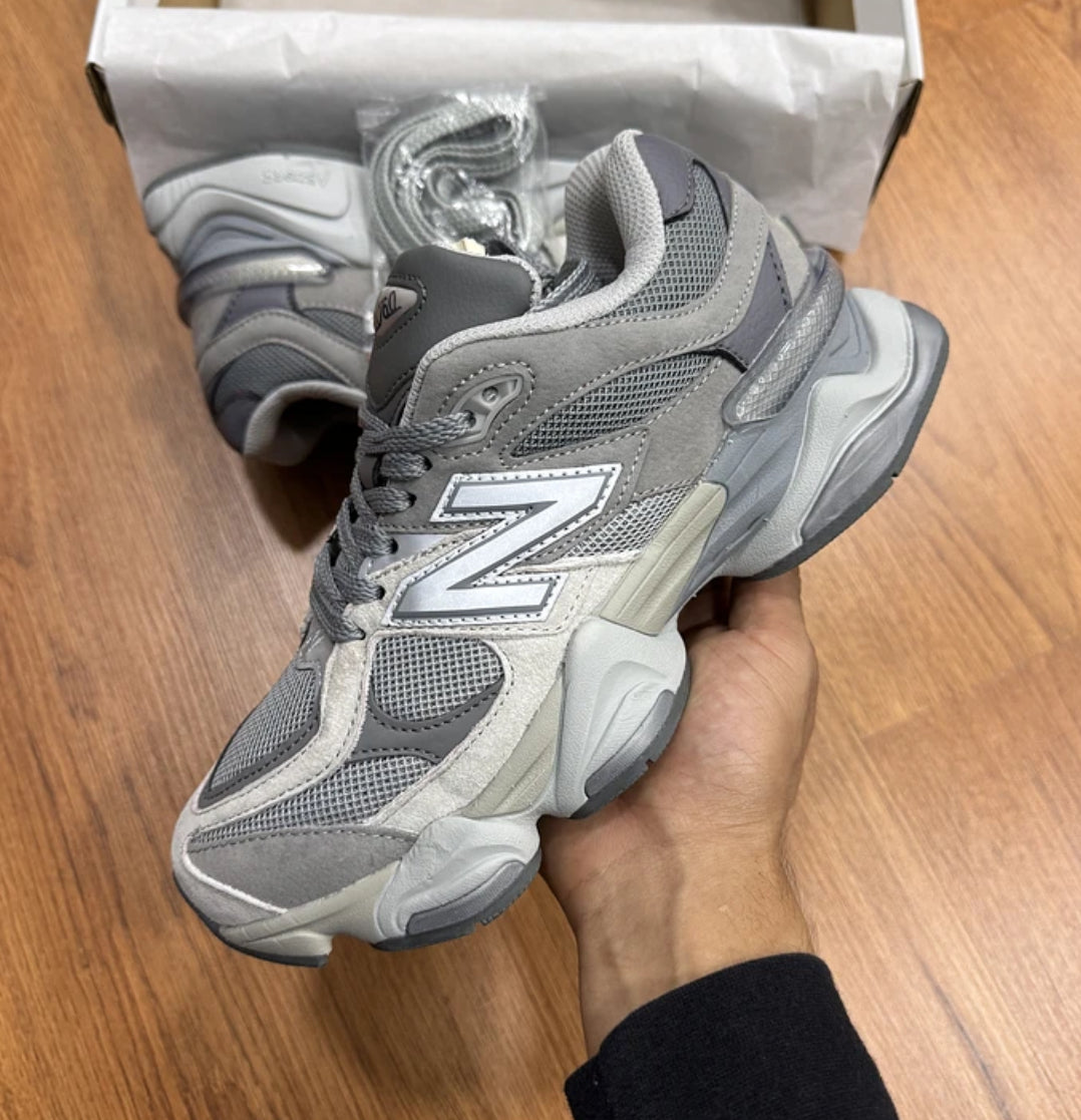 New Balance 9060 Gris 2