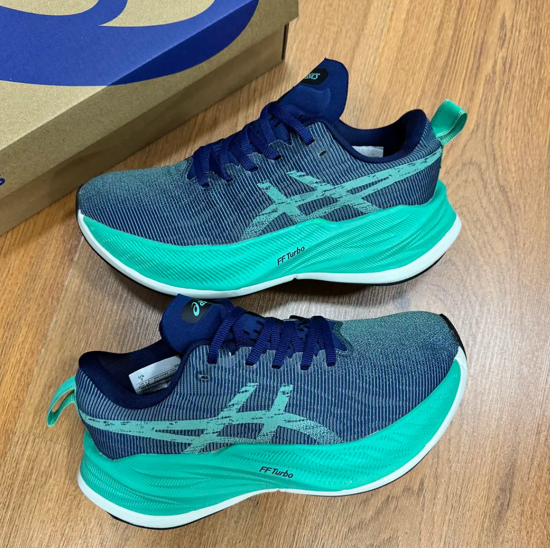 Asics Superblast Green