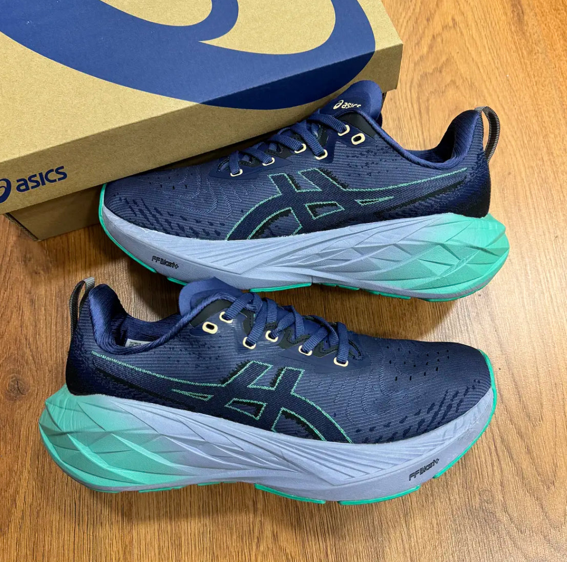 Asics Novablast 4 Dark Blue