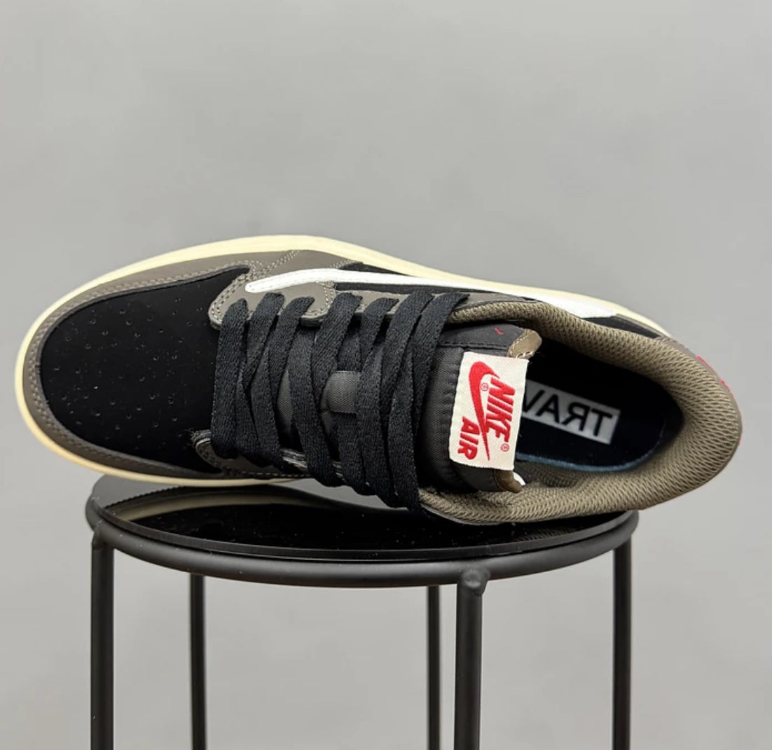 Jordan Retro 1 Low Travis Scott Brown