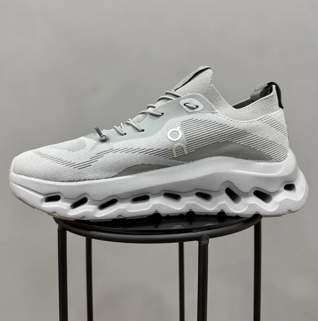 On Cloudtilt Loewe Gris