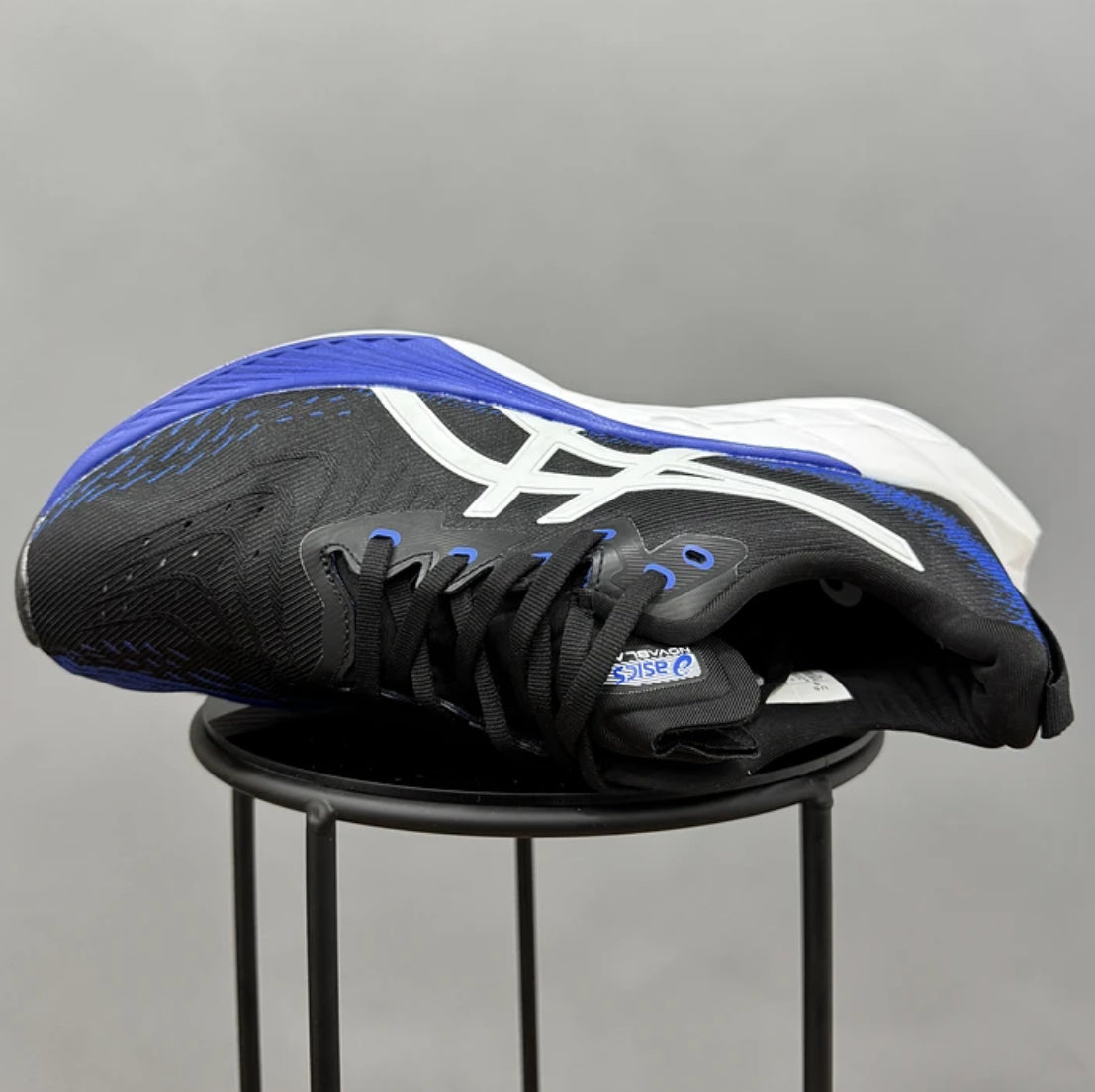 Asics Novablast 4 Black Blue