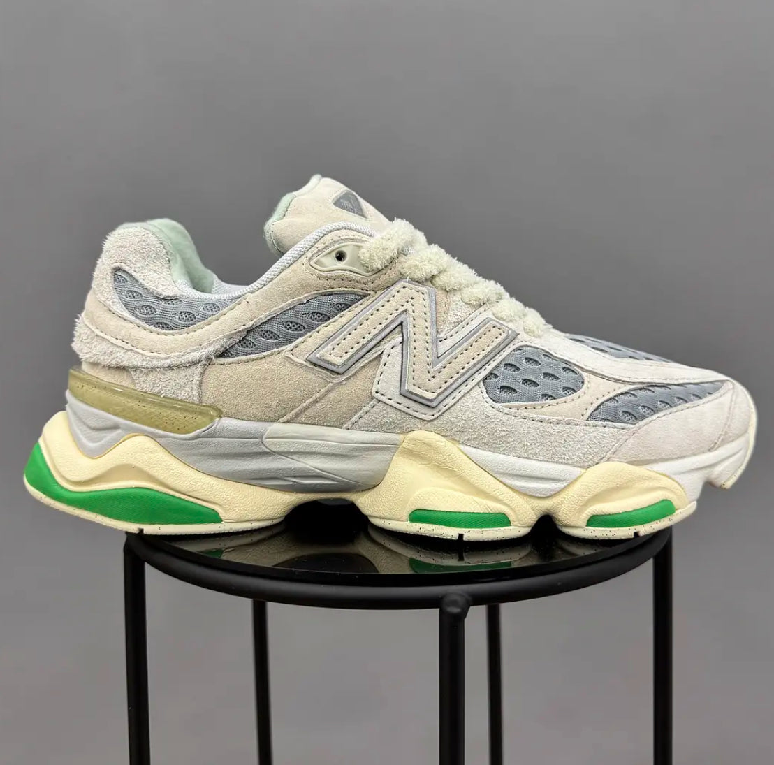 New Balance 9060 Bricks & Wood