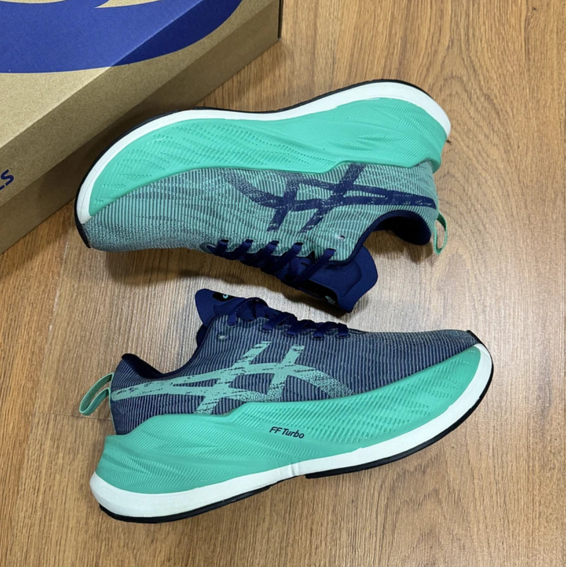 Asics Superblast Green