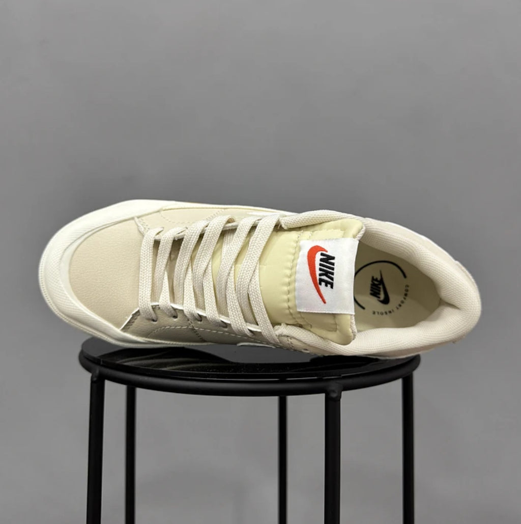 Nike Court Legacy Beige