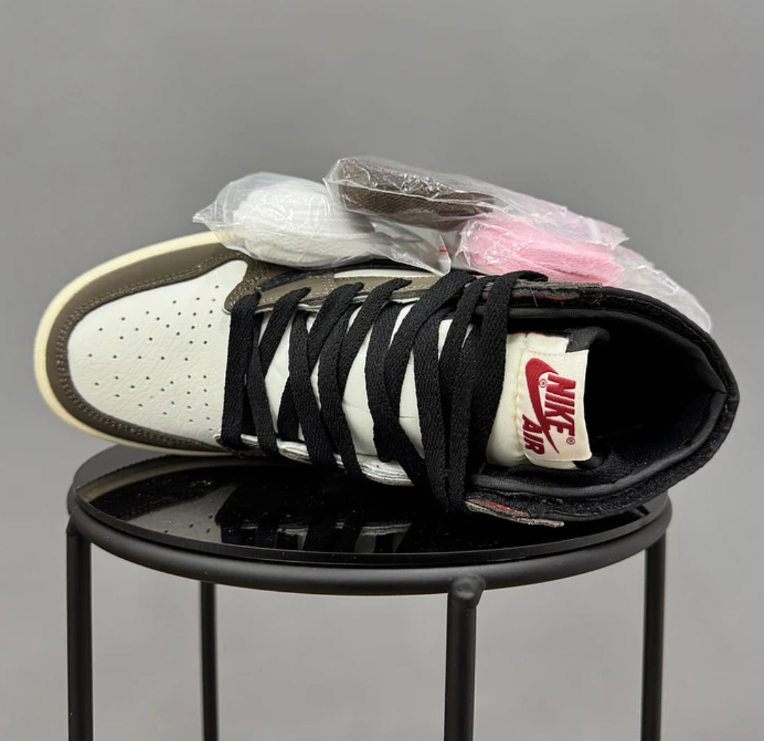 Jordan Retro 1 High Travis Scott Brown