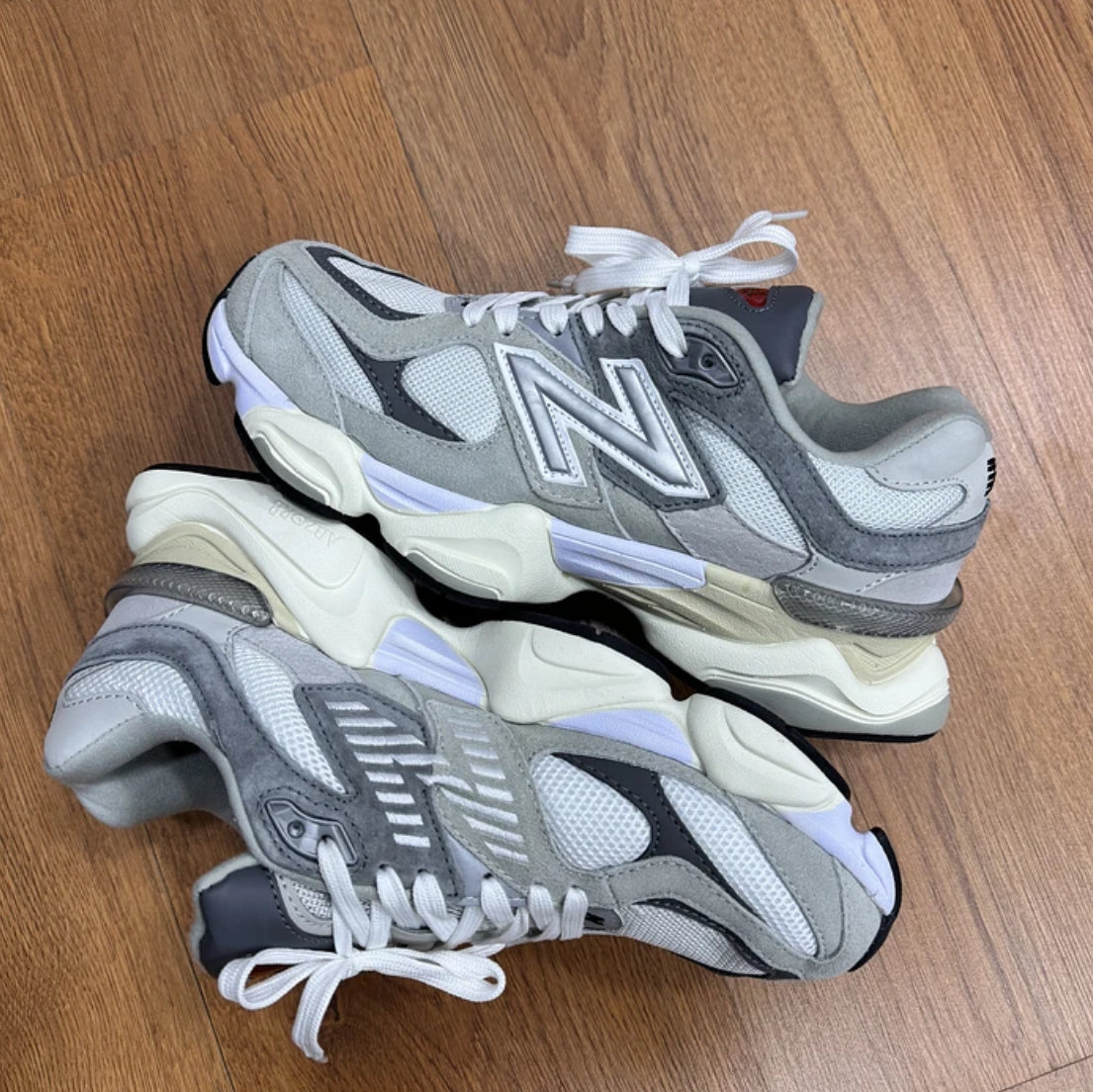New Balance 9060 Gris