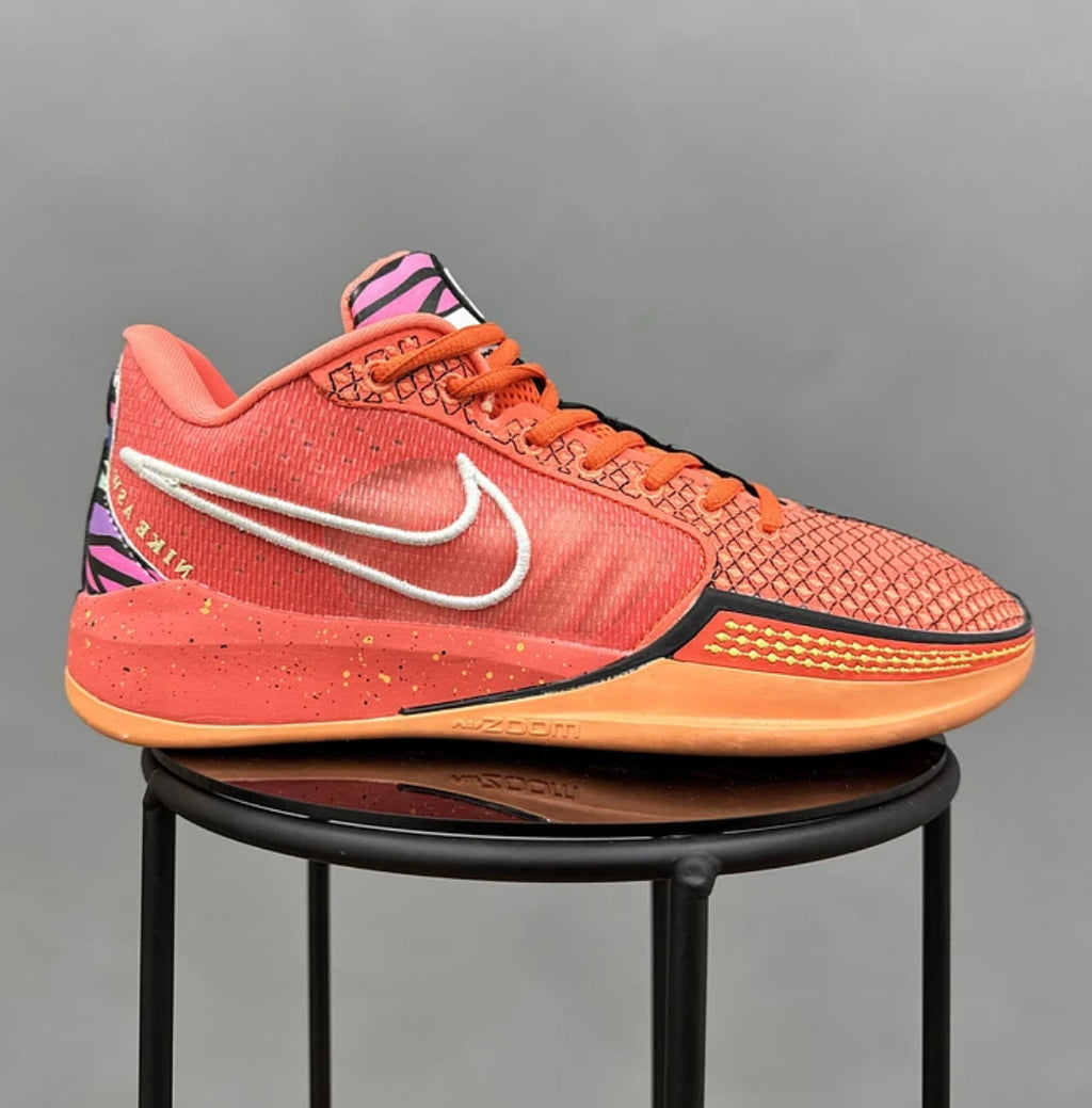 Nike Sabrina Orange