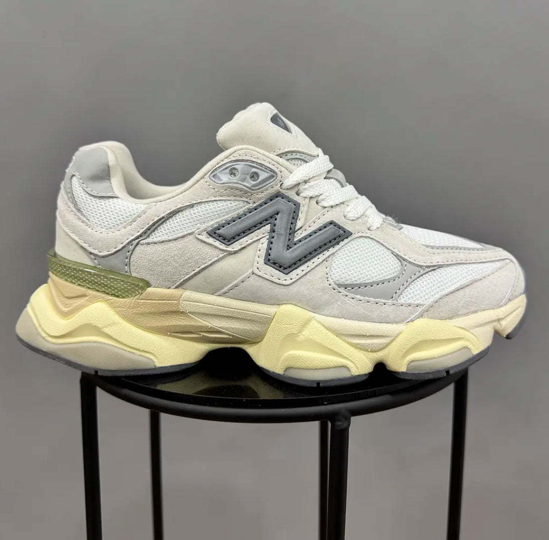 New Balance 9060 Beige Gris