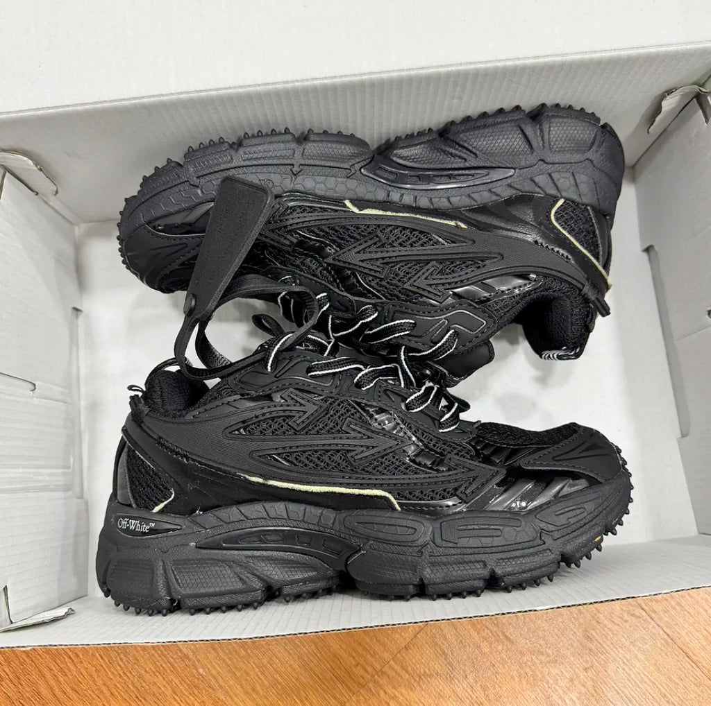 Off White Be Right Back Black