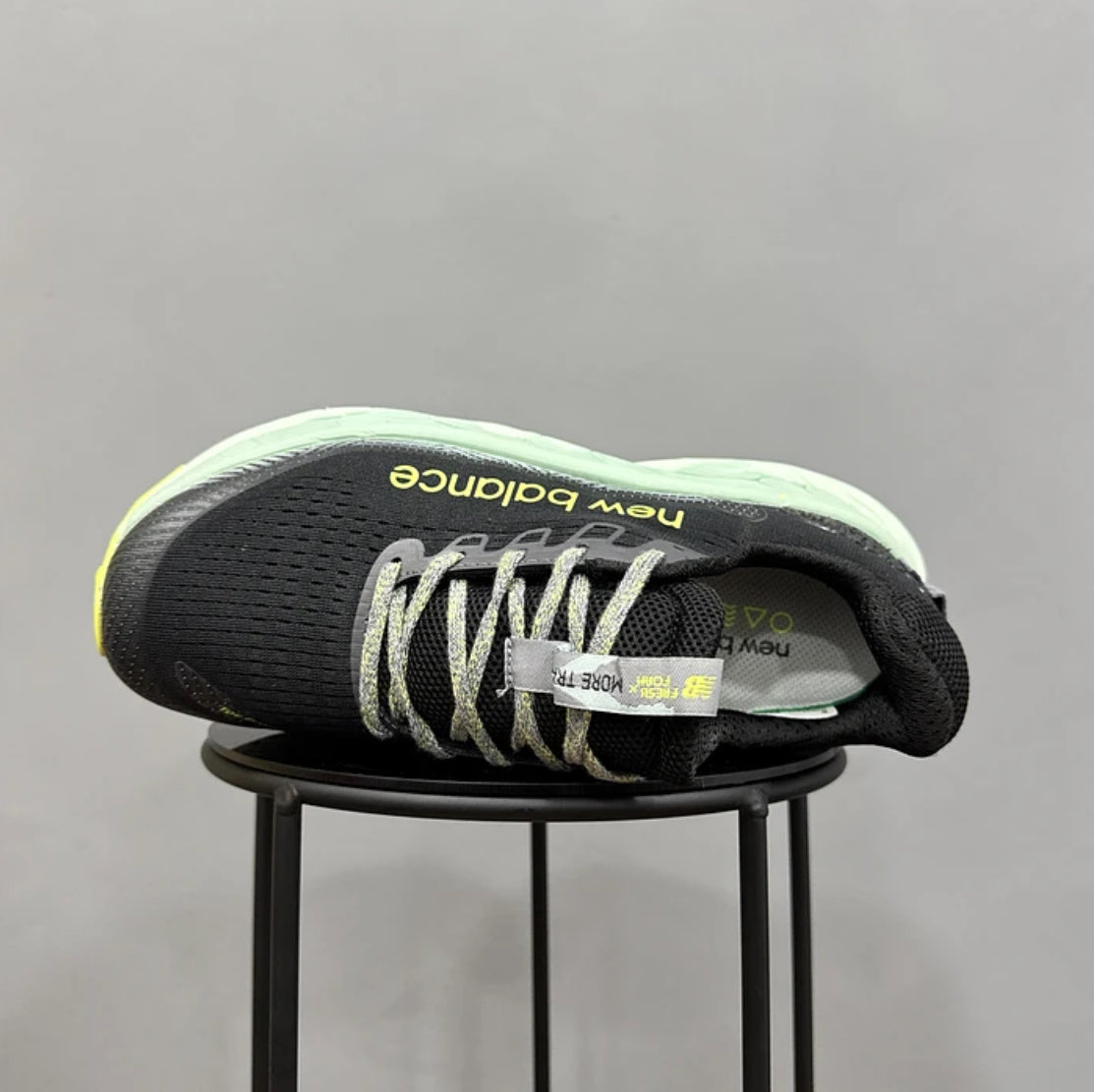 New Balance Trail More V3 Negro