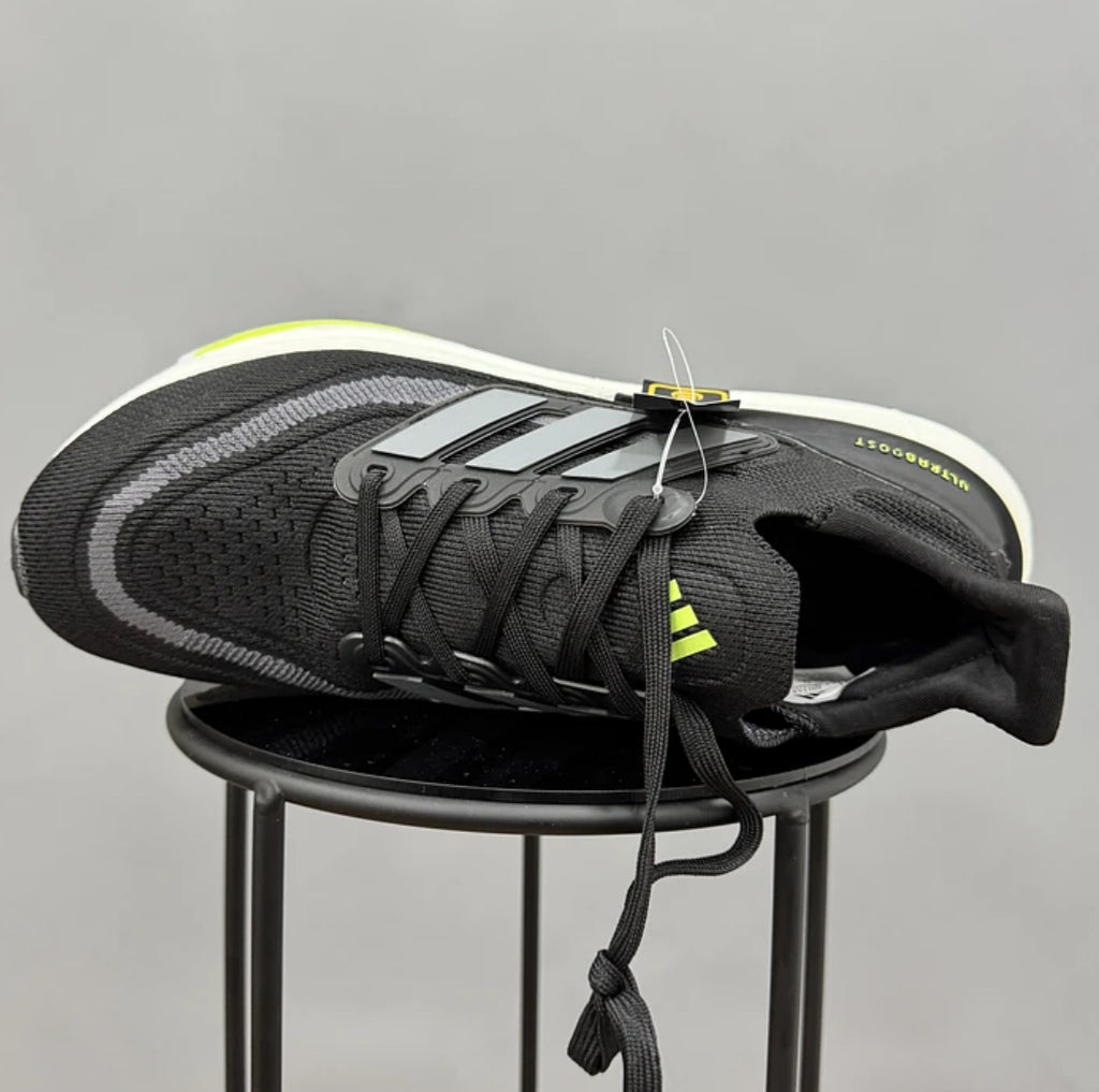 Adidas Ultraboost Light Negro