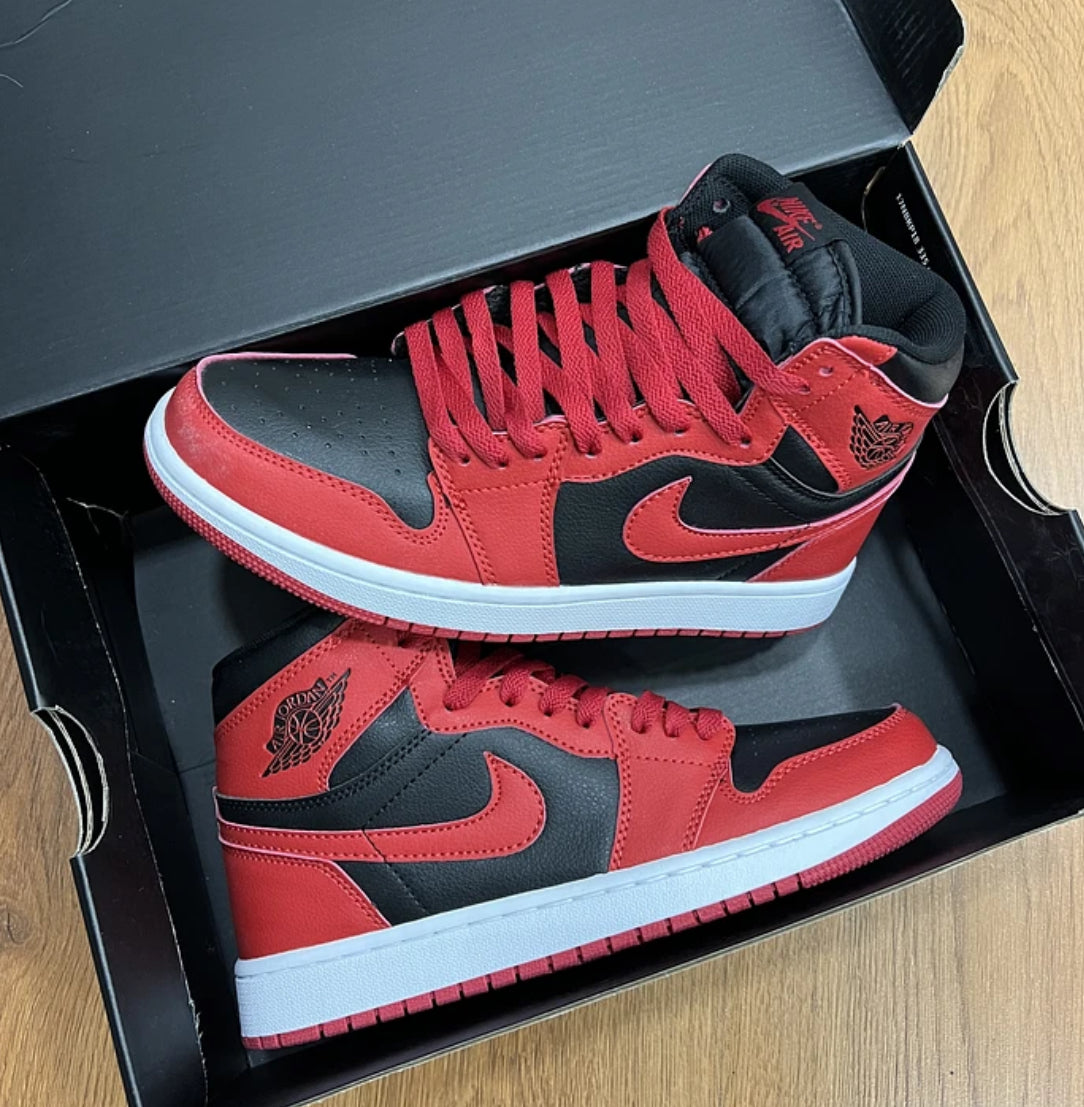 Jordan Retro 1 Mid Black Red