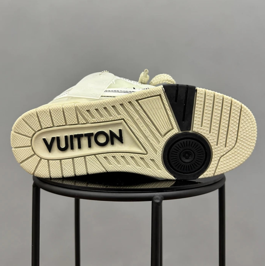 Louis Vuitton Skate Beige