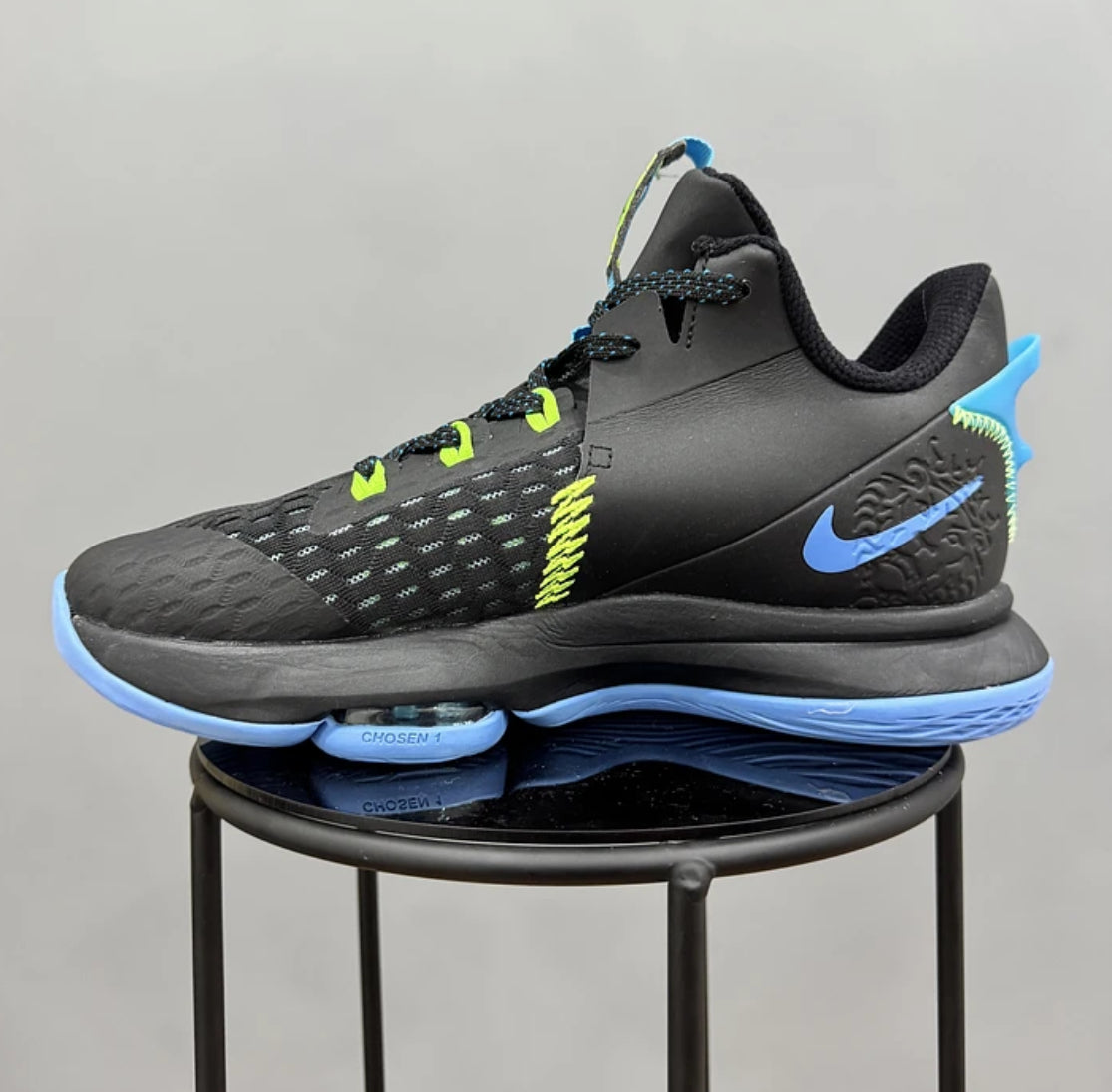 Nike Lebron Witness 5 Black Blue