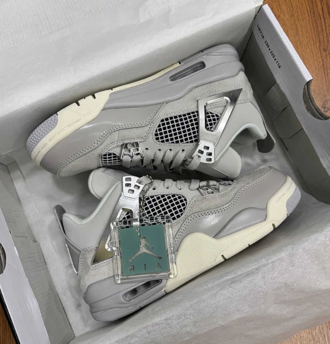 Jordan Retro 4 Frozen Moments