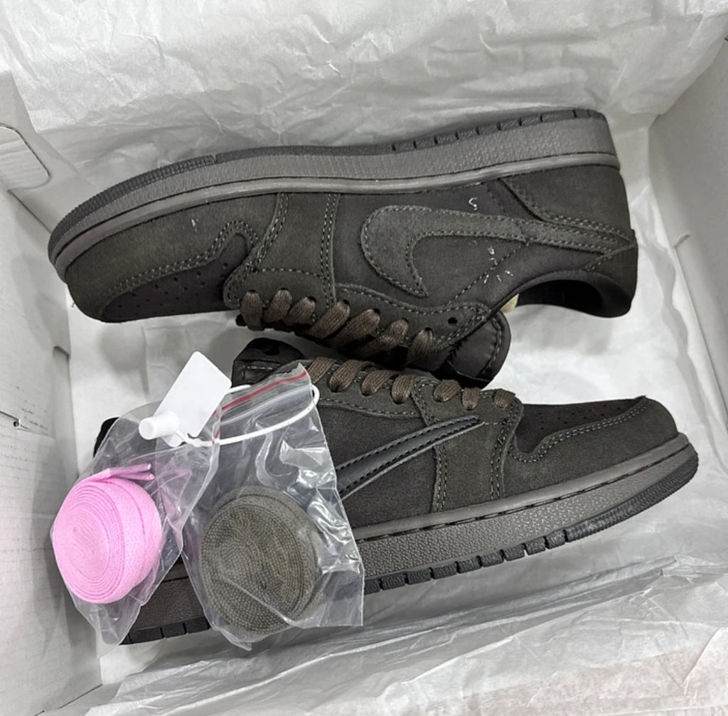 Jordan Retro 1 Low Travis Velvet Brown