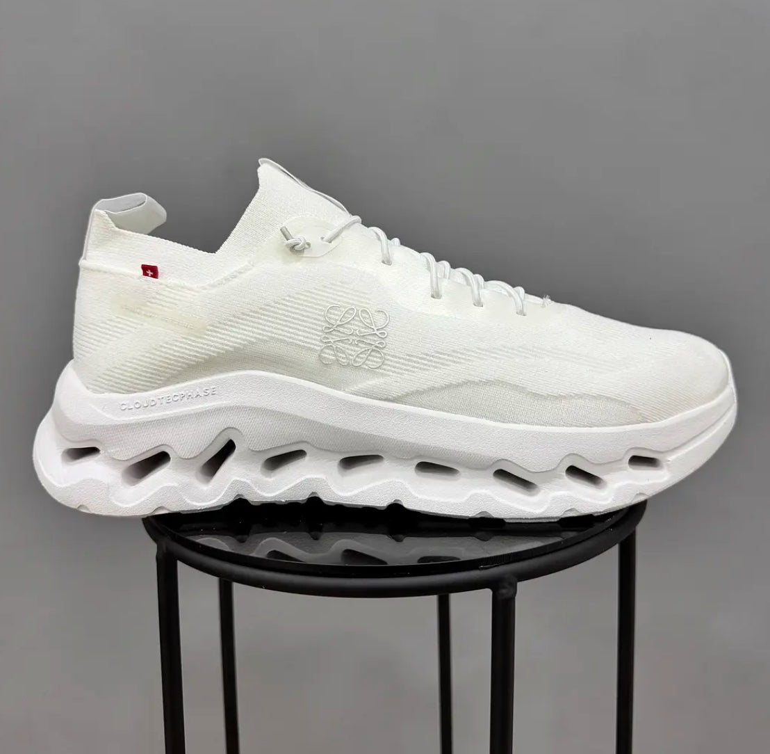 On Cloudtilt Loewe Blanca