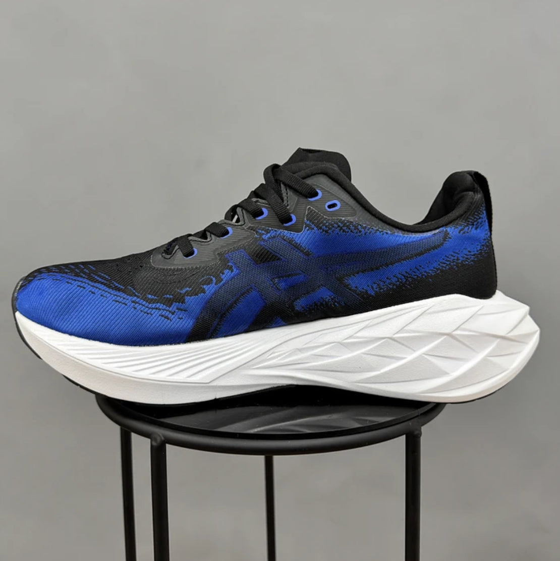 Asics Novablast 4 Black Blue