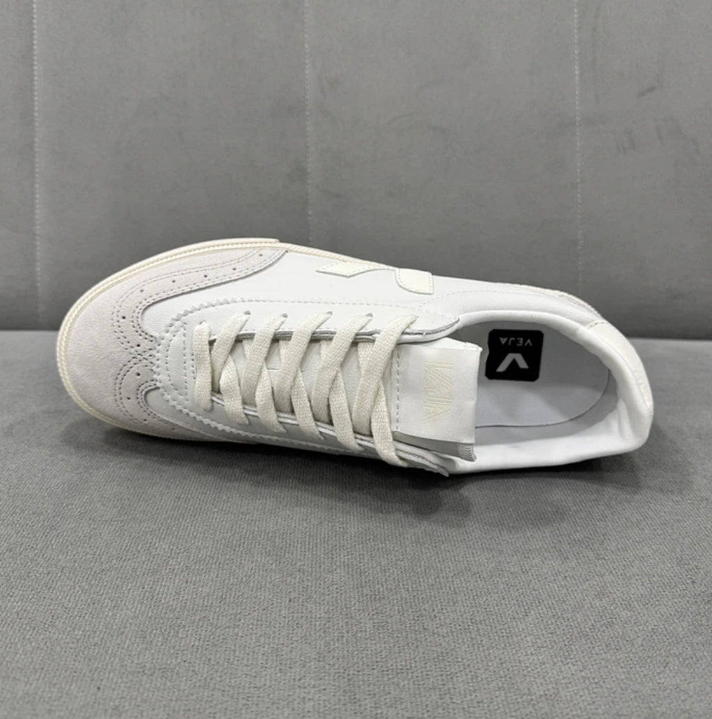 Veja Volley White