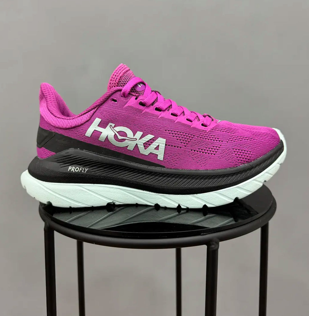 Hoka Mach 4 Magenta